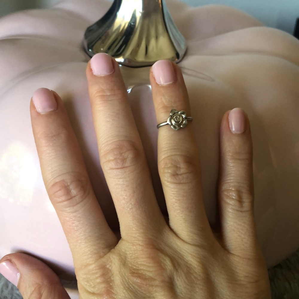 Sterling silver rose midi ring
